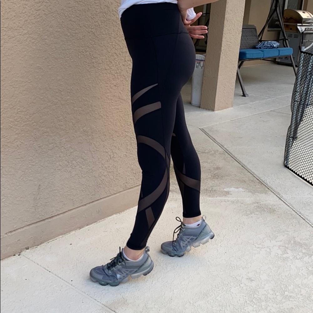Lululemon Wunder Under - Picture 4 of 9